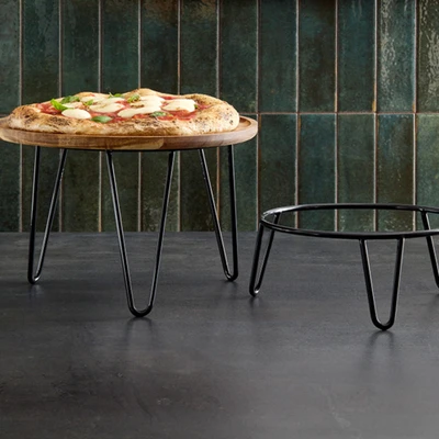 American Metalcraft RSRBH7 9.8" Dia. Black Rubber Coated Steel Round Rubberized Pizza Stand