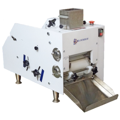 Oliver 670 16.63" W 18 Oz. POCO Countertop Dough Moulder - 115 Volts