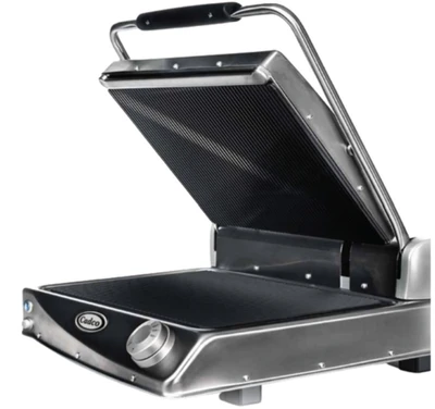 Cadco CPG-BBQ 19" W x 7.5" H x 18" D Black Glass-Ceramic Surfaces Jumbo Single Panini Grill - 208/240 Volts