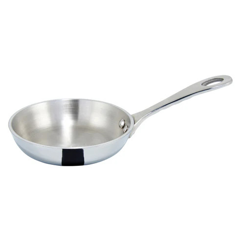 Winco DCFP-4S
 4"
 5 Oz.
 Aluminum / Stainless Steel
 Round
 Mini Fry Pan