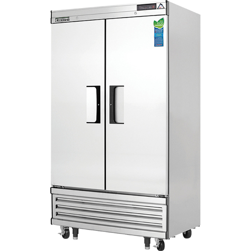 Everest Refrigeration EBNF2 39.38" W Two-Section Solid Door Reach-In Reach-In Freezer - 115 Volts