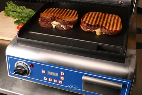 Globe GPGS14D-E Electric Countertop Sandwich/Panini Grill - 120 Volts