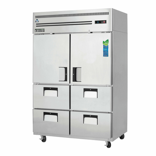 Everest Refrigeration ESR2D4 49.63" W Two-Section Reach In Refrigerator