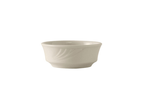 Tuxton YEB-1203 5" 11 Oz. Ceramic American White/Eggshell Round Bowl (3 Dozen Per Case)