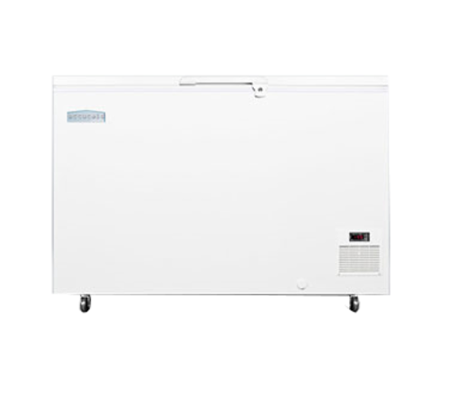Summit EL31LT 10.6 Cu. Ft. Solid Chest Freezer - 115 Volts