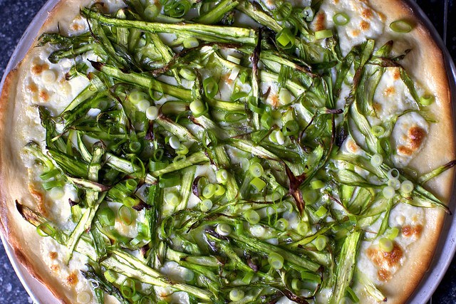 shaved asparagus pizza