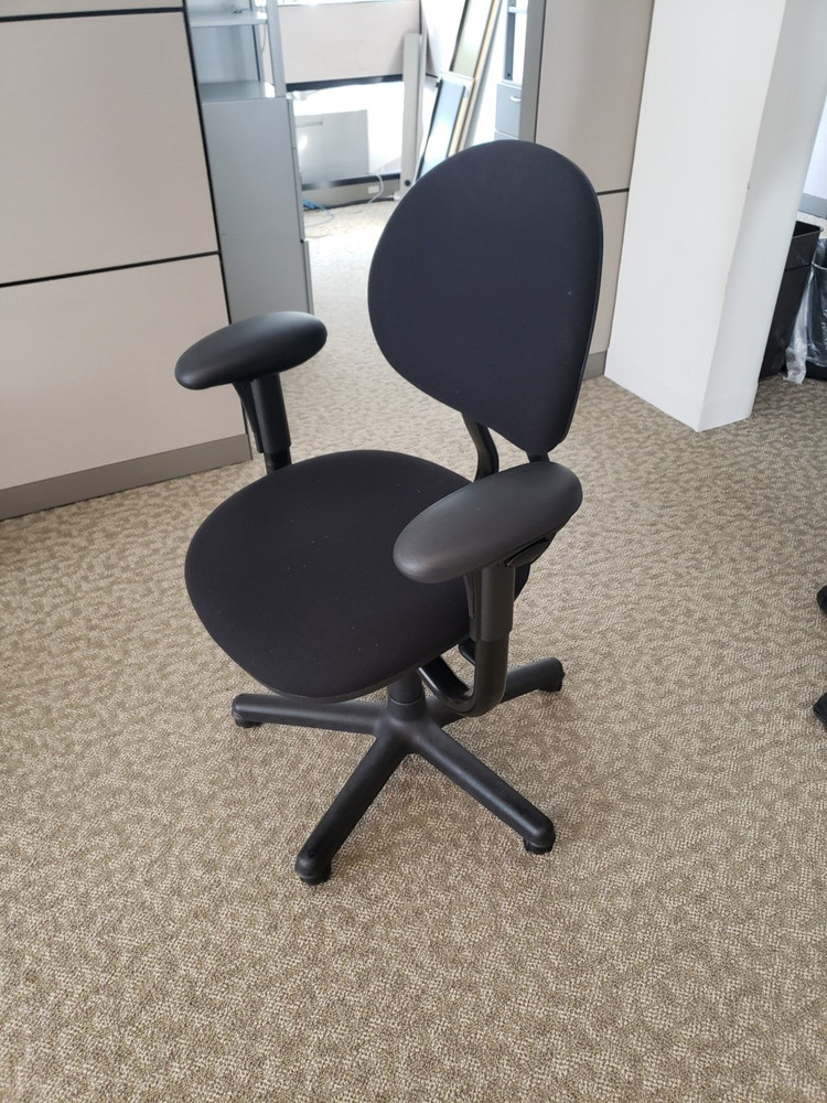 Steelcase Criterion Chair In Fabric in Black