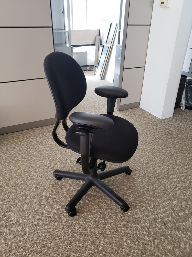 Steelcase Criterion Chair In Fabric in Black