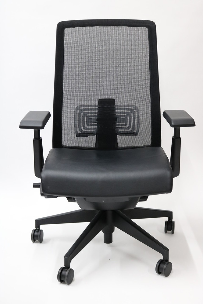 Haworth Very Chair Black Mesh Back Fully Adjustable Model
