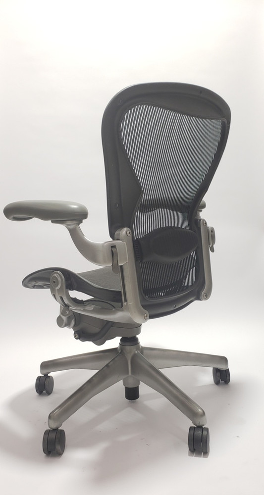 Aeron Chair Platinum Frame and Black Mesh with Lumbar Pad Size B
