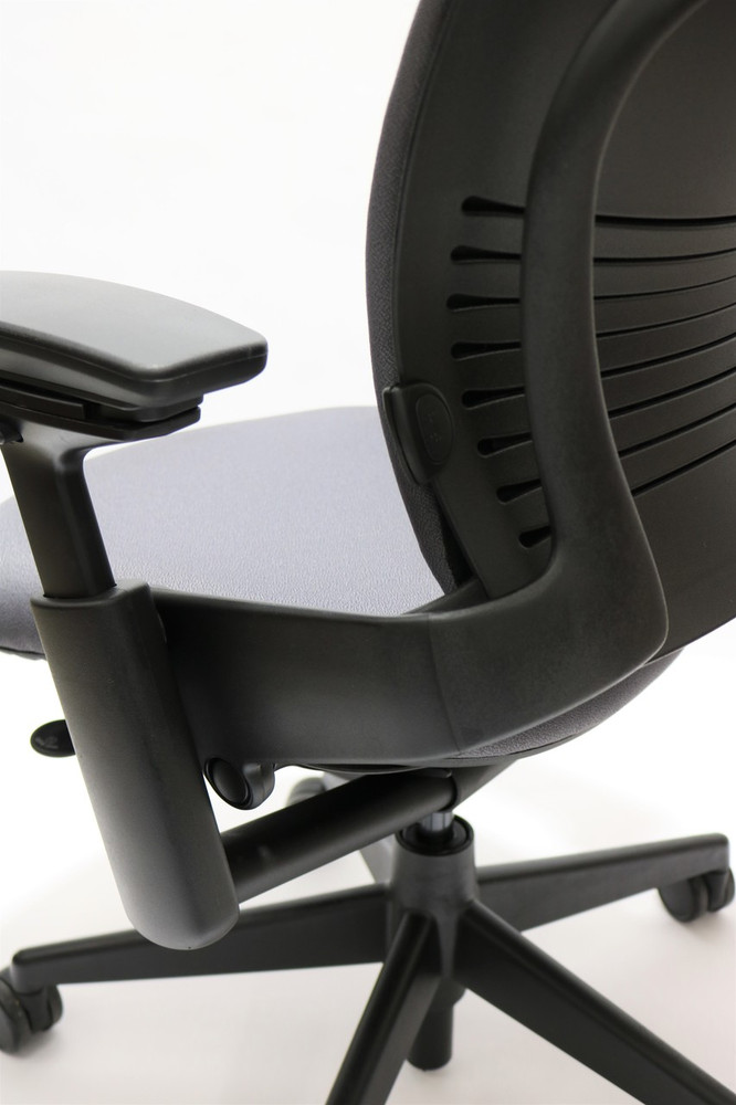 Steelcase Leap Chair V2 Gray Fabric | seatingmind