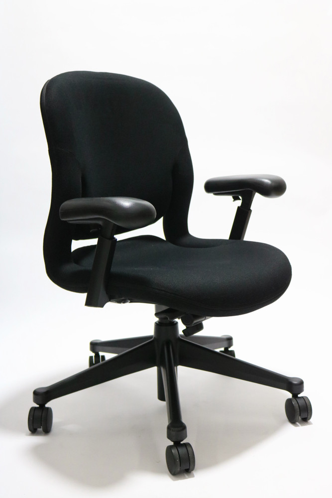  Herman  Miller  Equa Chair  in Black