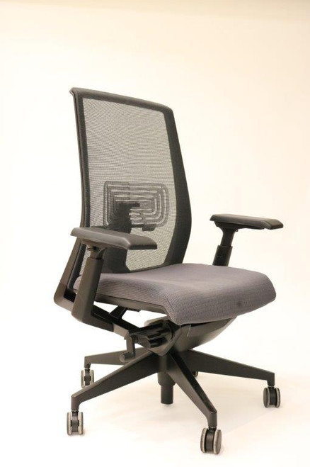 6 Haworth Very Chairs Mesh Back Fully Adjustable Model + Fully Adjustable 4-D Arms