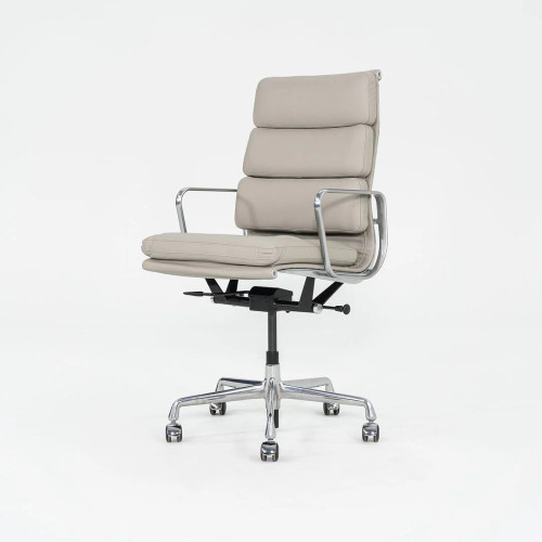 Herman Miller Eames Soft Pad Executive Desk Chair with Pneumatic Base 2 In Stock