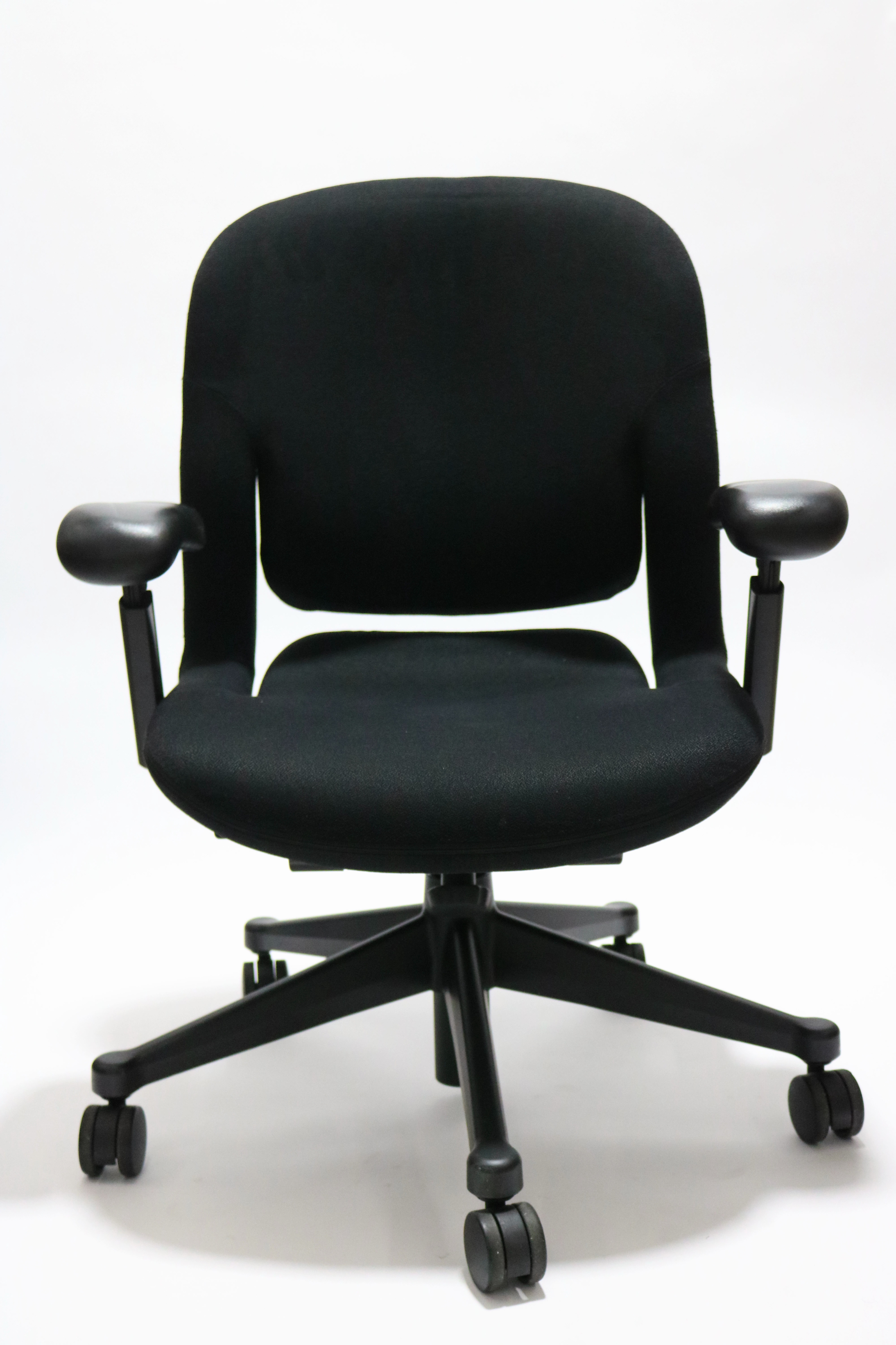 Equa Chair in Black