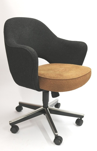 Eero Saarinen Executive Armchair With Swivel Base