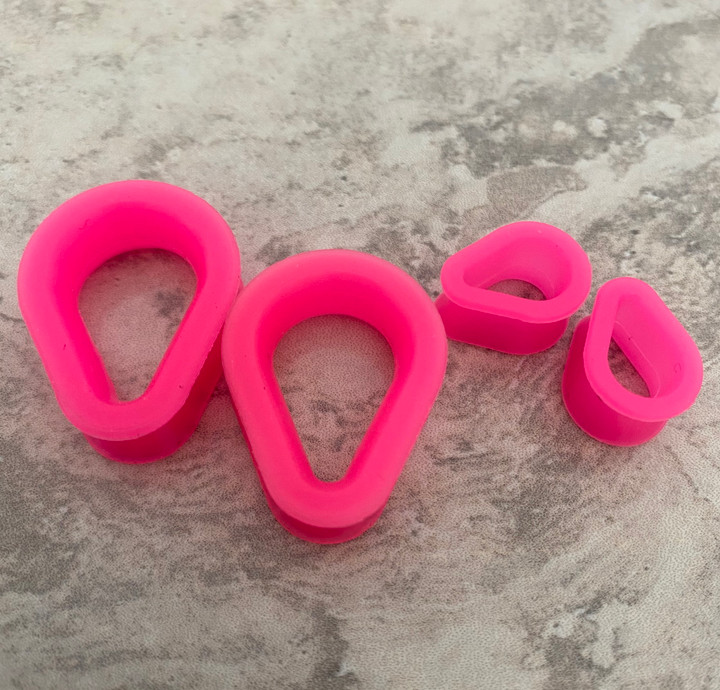 Pink Silicone Teardrop Tunnels (2g-30mm)