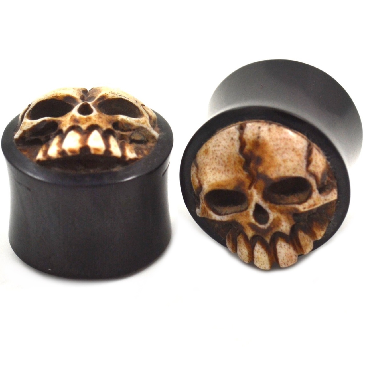 Carved 3D Skull Natural Black Horn Ear Plugs (00g1") BodyDazz