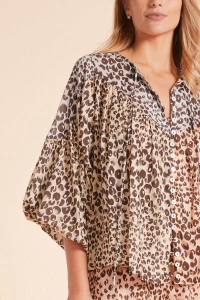 LEOPARD SPLICED PIRATE BLOUSE IN LEOPARD