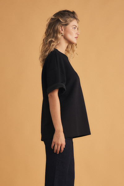 Oversized Boxy Tee in Black