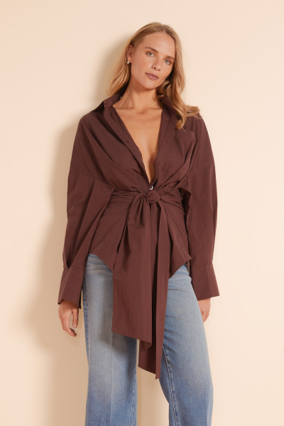 TIE WAIST OVERSIZED SHIRT IN CHOCOLATE