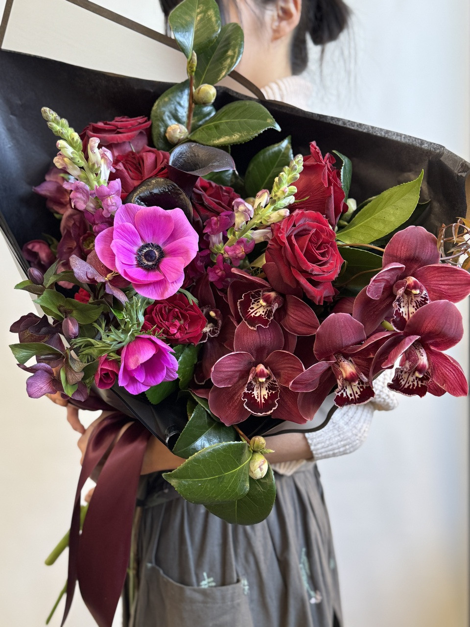 Yami Midnight Hana Bouquet - Orchid Dynasty