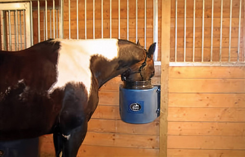 High Country Plastics Waterer; Heavy Insulated 5 gallon Bucket.  No plumbing or electricity required.