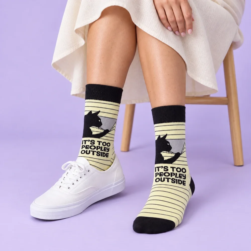 Women&rsquo;s on-foot styling &mdash; AI illustration