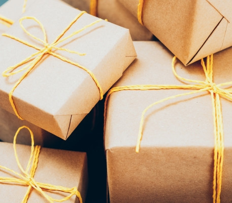 Gift Wrapping in Ecommerce: How to Boost AOV This Holiday Season