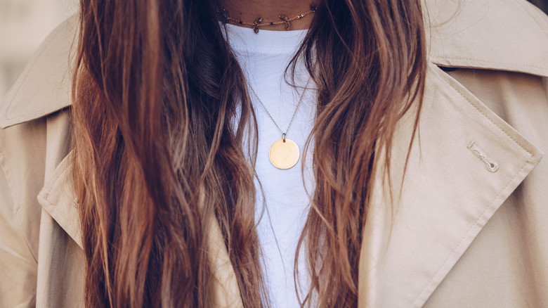 How to Layer Necklaces Over Button-Down Shirts Like a Pro – Zyne Style