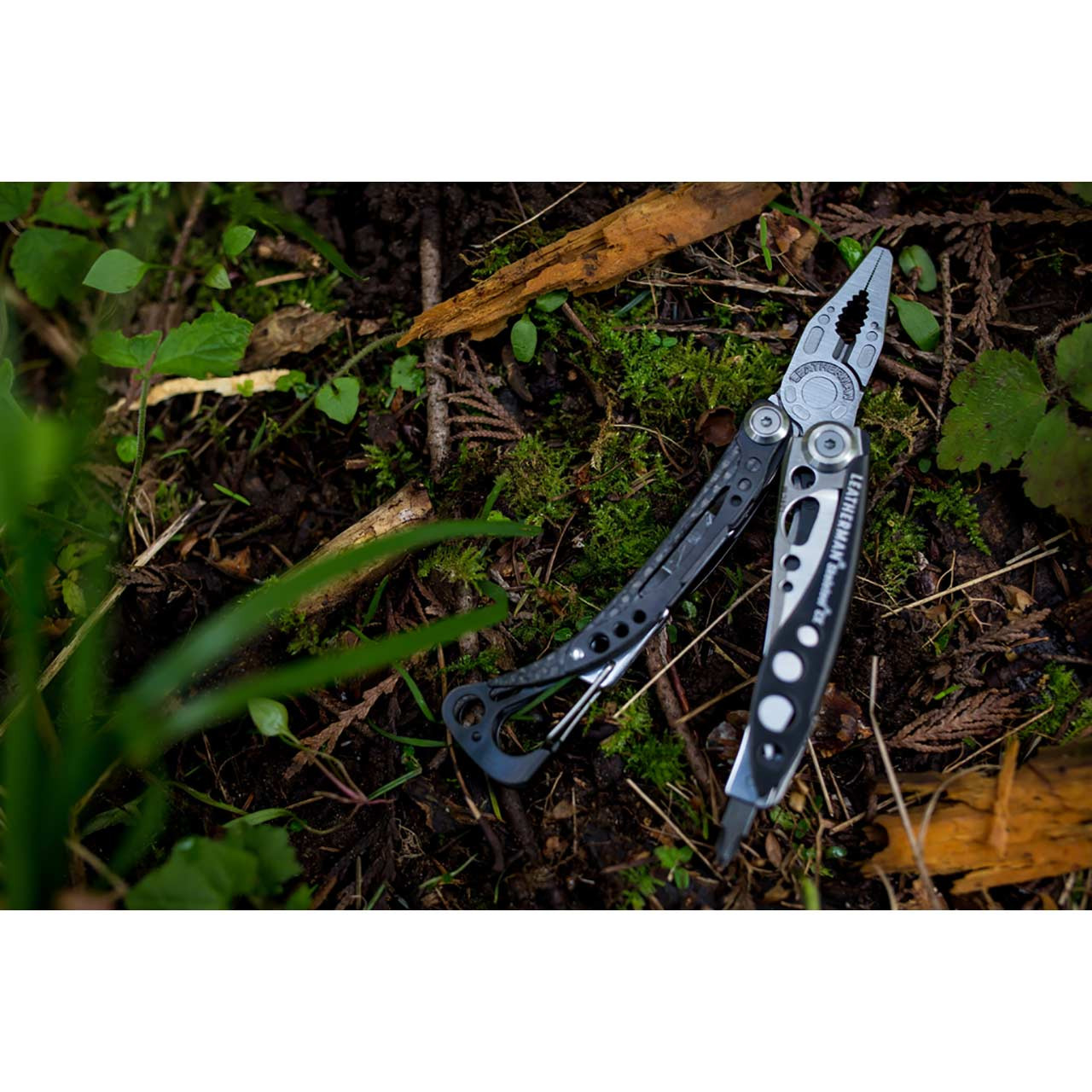 Leatherman Skeletool CX Pocket-Size Multi-Tool - KnifeCenter - 830849