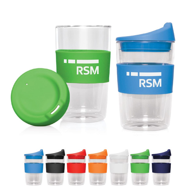 A double-walled glass cup in various colours, featuring silicone bands and lids, with a logo on the cups.