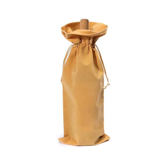 A drink bottle bag in a warm golden hue, featuring a drawstring closure and a cork stopper. It has a branding logo.