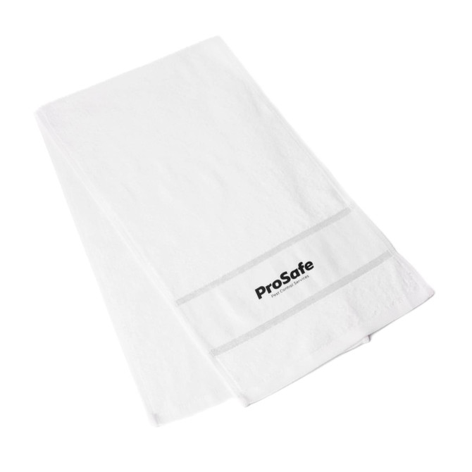 A large white cotton gym towel featuring a logo. Ideal for leisure and outdoor activities.