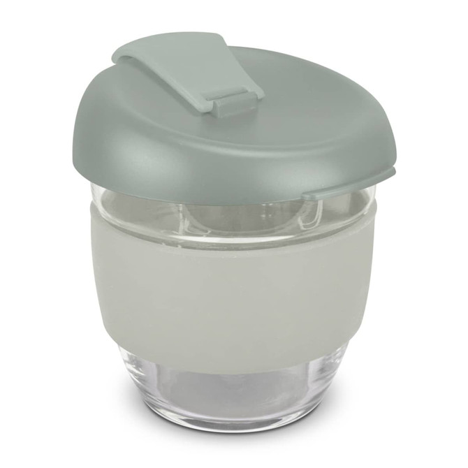 A drink bottle featuring a transparent borosilicate body with a grey silicone sleeve and a light grey lid.