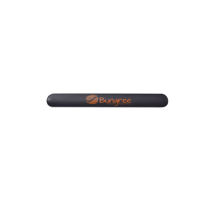 A black silicone slap band featuring a logo. Ideal for exhibitions and events.