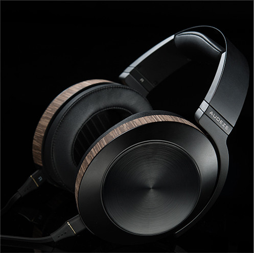 Audeze EL-8 Closed Back Headphones 4