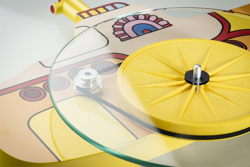 Pro-Ject Beatles Yellow Submarine Special Edition Turntable 3