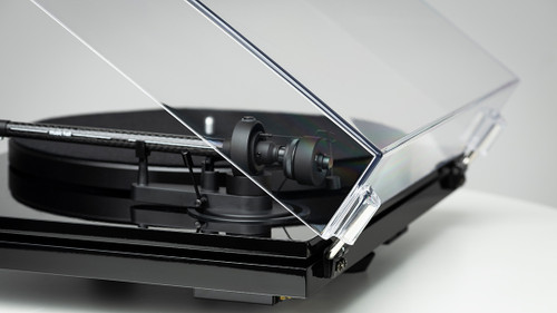 MMF-3.3 Turntable with Ortofon 2M Red MM Cartridge 5.5mV (Black) 5