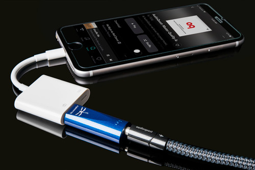 AudioQuest DragonFly Cobalt USB DAC + Preamp + Headphone Amp 5