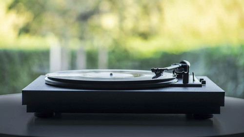 Pro-Ject A1 Automatic Turntable with Ortofon OM10 Cartridge (Black)