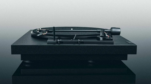Pro-Ject A1 Automatic Turntable with Ortofon OM10 Cartridge (Black) 2