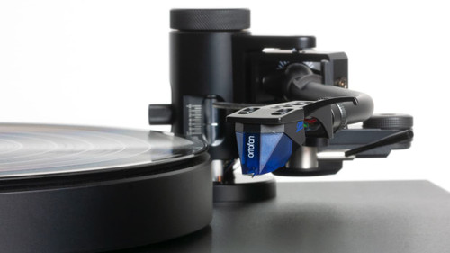 Music Hall Stealth Turntable with Ortofon 2M Blue Cartridge 5