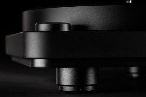 Clearaudio Signature Black/Black Turntable with Tracer Black Tonearm 6