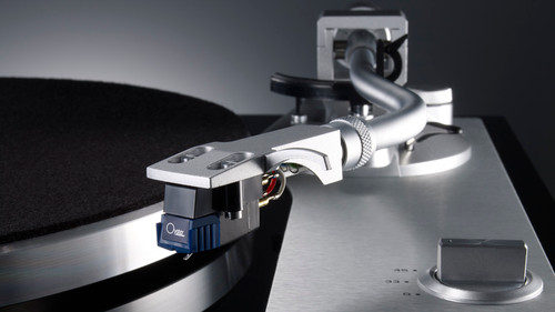 TEAC TN-4D-SE Direct-Drive Turntable with Sumiko Oyster Cartridge 3