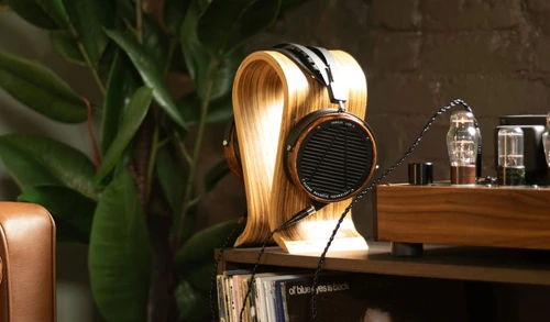 Audeze LCD-2 High-Performance Planar Magnetic Headphones (Padauk, Leather-Free, Ruggedized Travel Case) 4