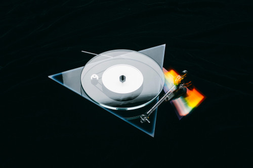 Demo Pro-Ject The Dark Side of the Moon Special Limited Edition Turntable 1
