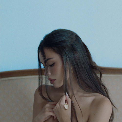 Madison Beer Locket LP 1