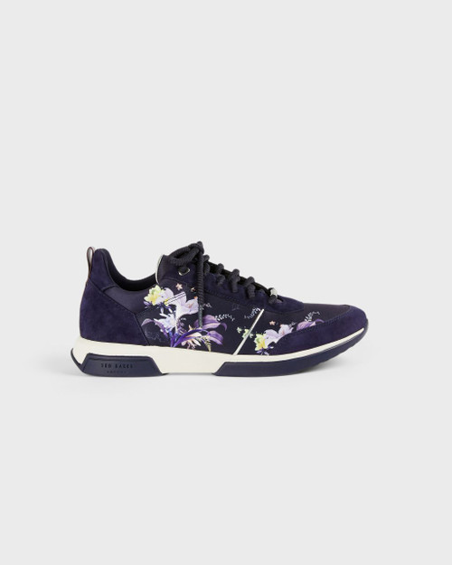 Decadence Runner Trainer