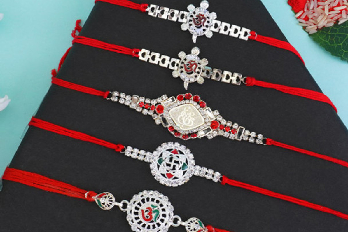 Send Exclusive Rakhi across the Globe